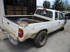 1997 TOYOTA TACOMA WHITE SR5 XTRA CAB 3.4L MT 4WD SHORT BED Z15996